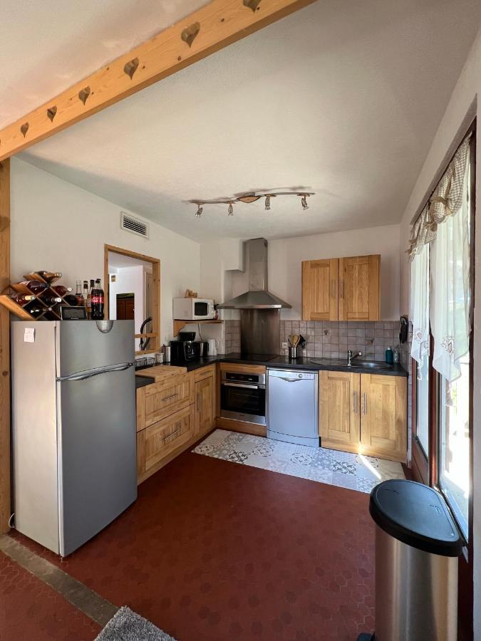Bel Appartement Proche Du Centre De Châtel Esterno foto