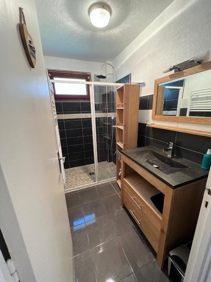 Bel Appartement Proche Du Centre De Châtel Esterno foto